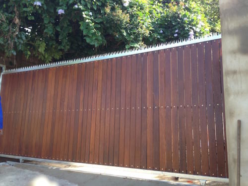Balau Slated Slider (Vertical)